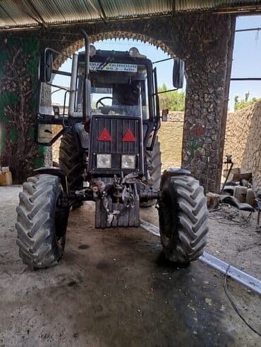 Hummer: Belarus 892 traktor - Güclü dörd silindrli dizel mühərrik - Ön dartı — 4