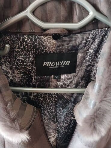 ağ palto: Ölçü - 50 / 160-168 sm /80-90 kq Nömrədə whatsapp mövcuddur. Ünvan - — 3