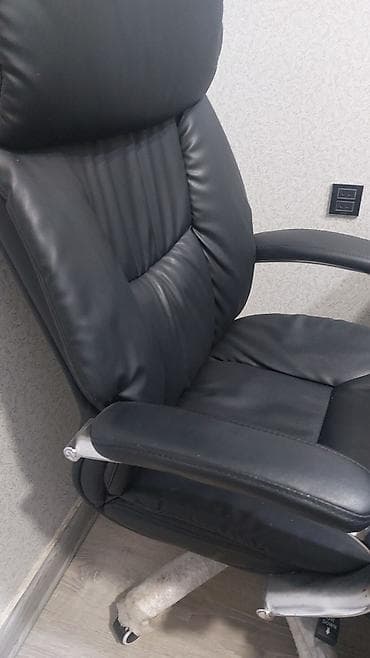 ofis alemi: Ofis masası dəsti. Hamısı birlikdə satılır cəmi bir neçə dəfə istifadə — 5