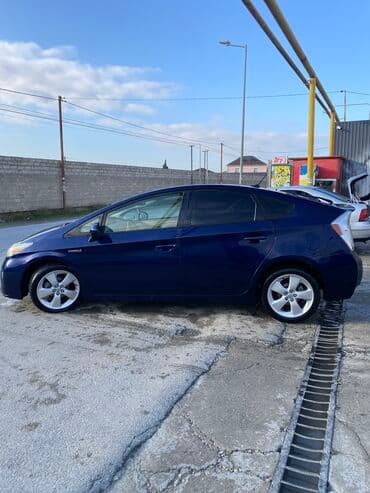 турбо аз подержанные автомобили таеота приюс аренд: Toyota Prius: 1.8 l | 2013 il Sedan — 11