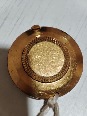 xari bulbul sancaq: İşlənmiş, Qol saatı — 2