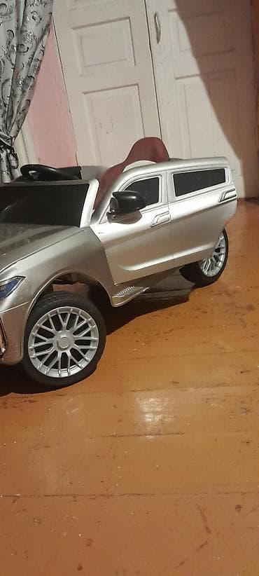 kidilo коляска 3 в 1: Uşaq üçün elektrikli minik maşını – gümüş rəng, krossover dizaynı — 4