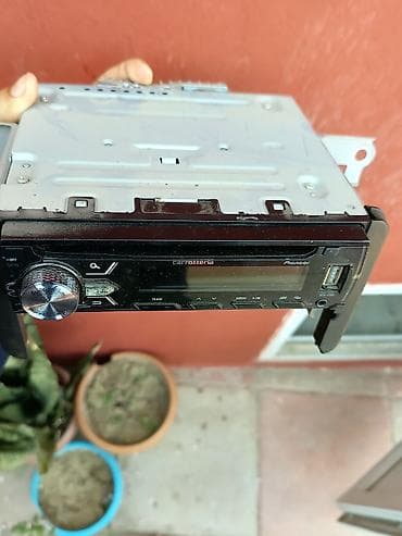 Maqnitol, Pioneer, AUX