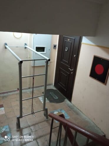 Idman aleti. Divarda yiqilib acilandir. Mohkem ve keyfiyyetli