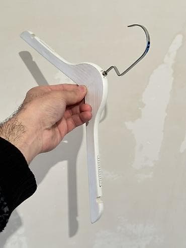 Ağ rəngli taxta paltar asqısı (1200 ədəd) - Material: sıx taxta — 3