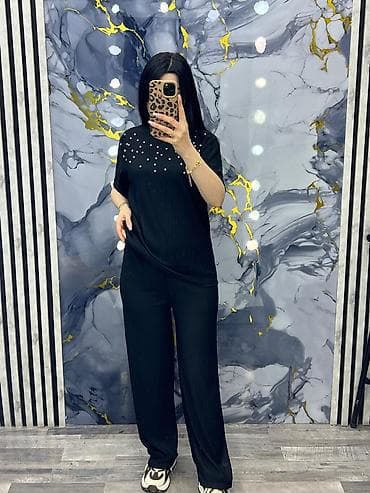 desd paltarlar: Qadınlar üçün iki hissəli gündəlik dəst - Model: qısaqol üst və düz — 1