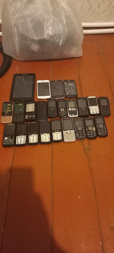 noki n8: Köhnə düyməli telefonlar dəsti – Nokia və Samsung modelləri Temire — 1