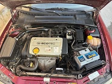 93 opel astra: Opel Vectra: 1.6 l | 1999 il 400678 km Sedan — 4