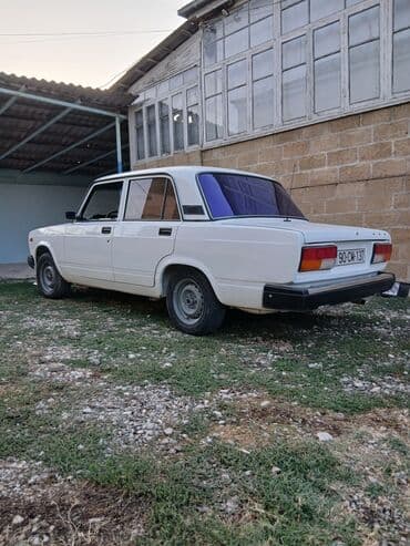 тюнинг авто: VAZ 2107, ağ rəngli sedan - Korpus: 4 qapılı sedan, klassik kvadrat — 6