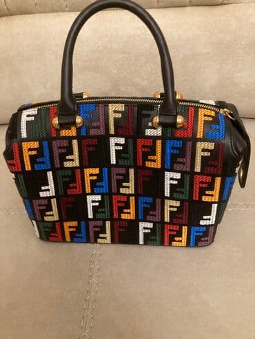 Сумка Fendi. Покупалась в США. Новая. Не использовалась ни разу lalafo.az -da Сумка Fendi. Покупалась в США. Новая. Не использовалась ни разу