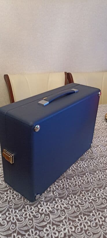 dim listening 1: Retro üslubda çox nadir göy rəngli "LENİNQRAD" patifonu. Üzərində val — 11