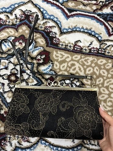 Qara rəngli qadın çantası – zərif naxışlı - Material: məxməri