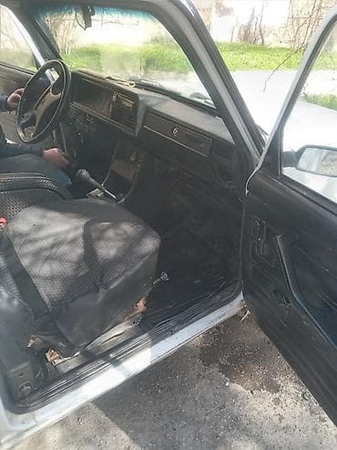 vaz 07 şiti: VAZ 2107 sedan - Kuzov: ağ rəng, 4 qapı, klassik “yeddi” gövdə — 2