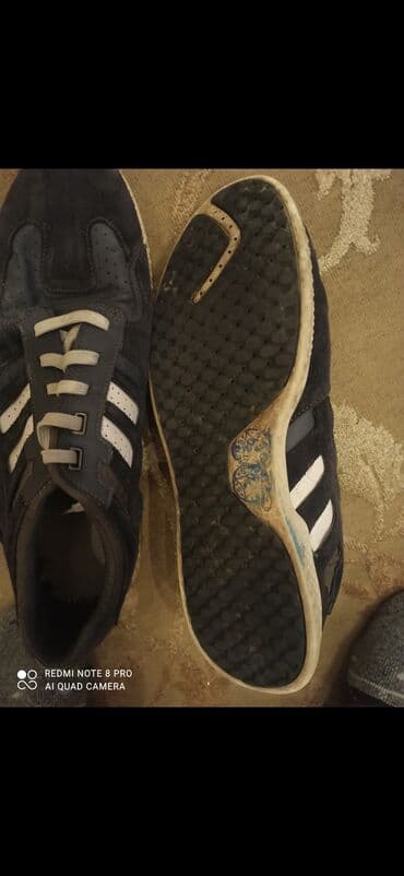 işlenmiş eşyalar: Göy rəngli dəri və süet materiallarından hazırlanmış idman — 2