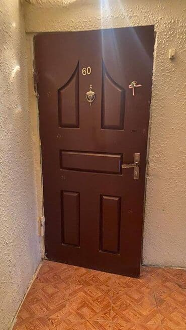 ist petrol tbilisi prospekti: Bakı, 3 otaqlı, Köhnə tikili, m. Neftçilər, 80 kv. m — 3