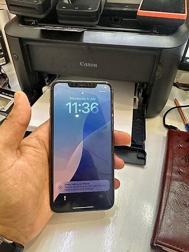 mac pro: IPhone 11 Pro Max, 256 GB — 2