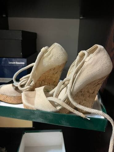 fitnes üçün qadın krosovkaları: United Colors of Benetton, Ölçü: 35, rəng - Bej, İşlənmiş — 2