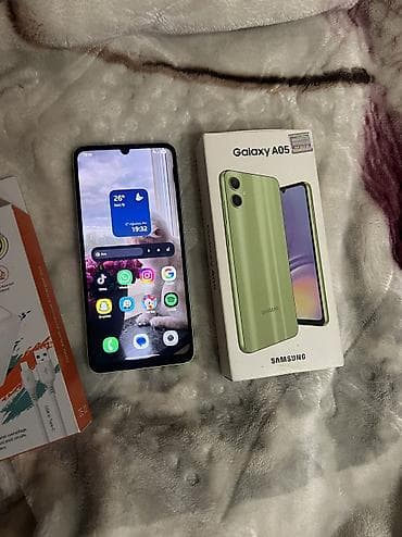 samsung netbook: Samsung Galaxy A05, 64 GB, rəng - Yaşıl, Sensor, Face ID — 8