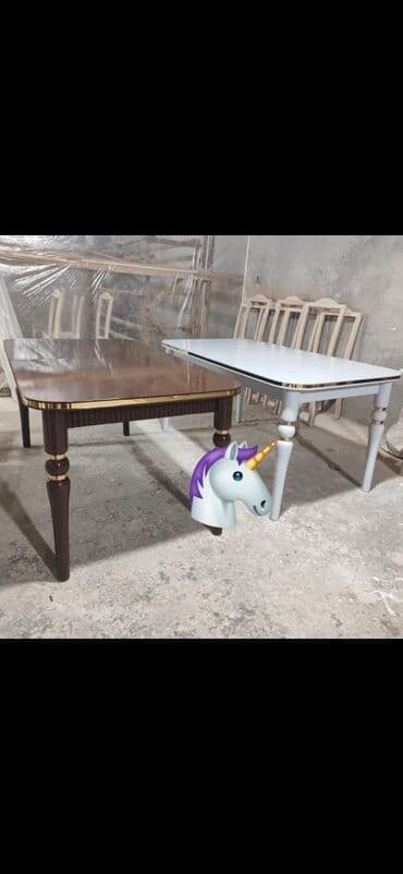 Yeni, Masa və oturacaqlar