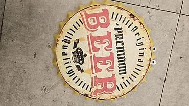 Pub ve barlar ve kafeler ve restoranlar ucun orjinal demir qapaqlar — 4