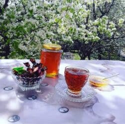 su quyusu qazanlar: Cökə balı. Zaqataladan gəlir. 1 kq lıqın qiyməti 25 azn dir — 4