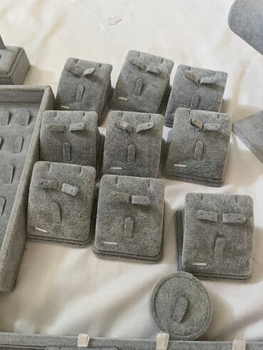 Аренда оборудования: Bijuteriya üçün vitrinlər Az istifadə olunub Hamsı birlikdə 130 azn 😍 — 7