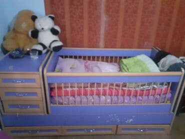 uşaq ucun yazı masası: Oğlan üçün, Dördbucaq, Beşik, Dəst ilə, Matras ilə, Yellənmə mexanizmsiz — 1