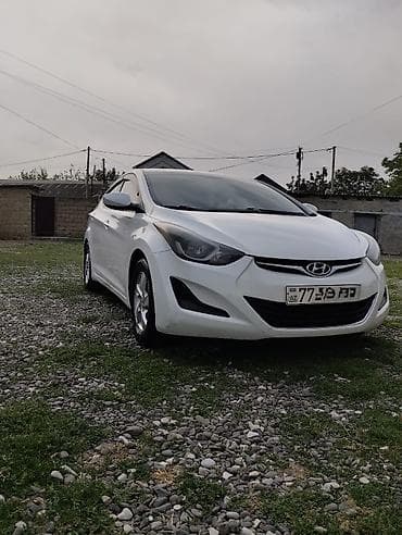 Hyundai Elantra: 1.8 l | 2014 il Sedan