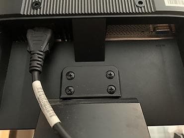 komputer hp: Samsung SyncMaster 720N LCD monitor - Ekran ölçüsü: 17 düym (5:4 — 4
