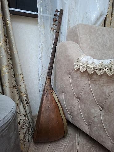 cürə saz: Milli Saz satilir. Təkcə üzünə 200 azn xerclenib. - Korpus: təbii — 3