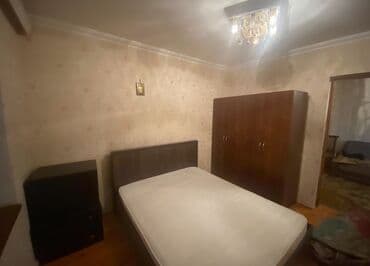 ucbucaq evlər: 3 otaqlı, 70 kv. m, Orta təmir — 5