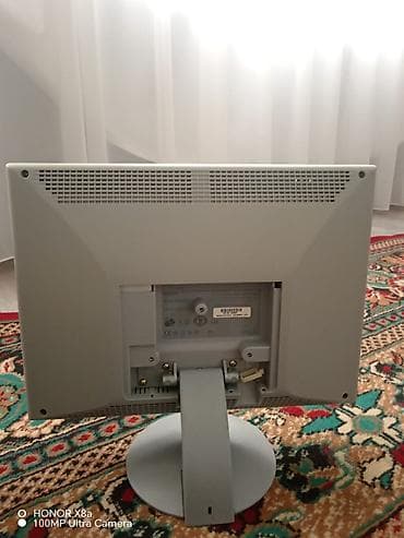 Masaüstü kompüterlər və iş stansiyaları: Sony SDM-S51 15" LCD monitor işləyir - Model: Sony SDM-S51 (arxa — 3