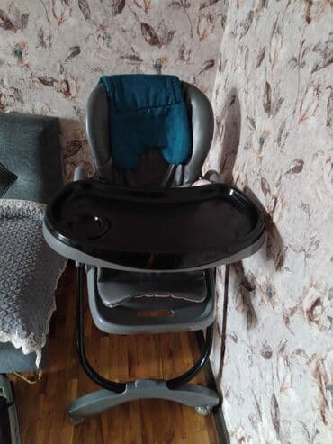 usaq stol: Usaq yemek masasi Qiymet 55 man Problemi yoxdur Unvan;Merdekan Kod — 1