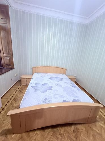 Ev üçün mebel: İki nəfərlik taxta çarpayı dəsti - Material: açıq ağac rəngli — 3