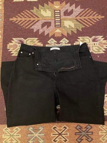 cins şalvar modelleri 2023: Hec geyinilmeyib etiketi ustunde uc cins ikisi qara biri cins trapesdi — 2