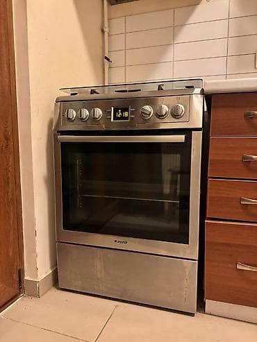 Salam. Soyuducu - 200azn Gaz peci - 220azn Paltar gurldan - 130azn