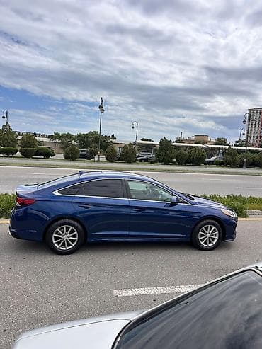 range rover stop: Hyundai Sonata: 1.6 l | 2018 il Sedan — 2