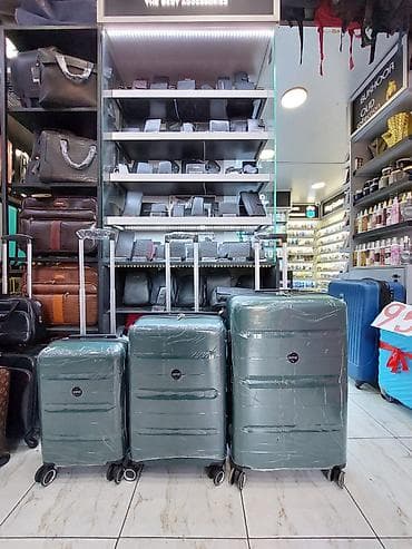 Sərt korpuslu səyahət çamadan dəsti – 3 ölçüdə. - Material: möhkəm