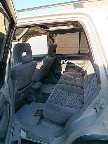 qız maşınları qiyməti: Honda CR-V (I nəsil, 5 qapı) – şəhər və kənar yollar üçün praktik — 10