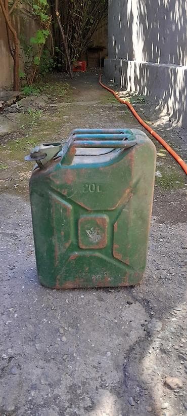 Metal yanacaq kanistri – 20 litr - Həcm: 20 L (korpus üzərində — 1