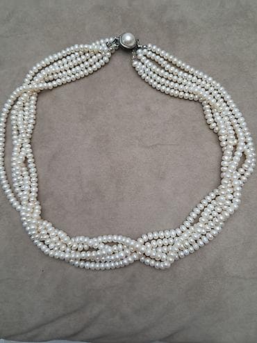 Dəstə daxildir: Sırğa