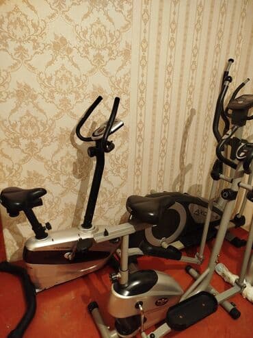 Velotrenajor ela vəziyyətdə. Bir çox velotrenajor Xizək Veloxizekler