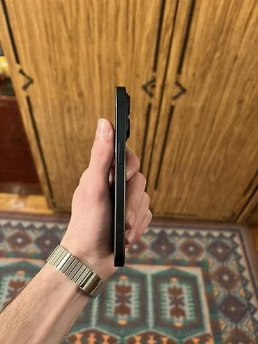 iphone 10 pro max: IPhone 15 Pro, 128 GB, Qara, Zəmanət, Simsiz şarj, Face ID — 3