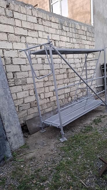 1400 kvadrat var istəyən olsa buyrun nömrə ilə əlaqə saxlayın əla — 2