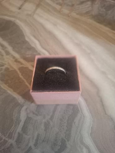 Gümüş üzük baha alınıb