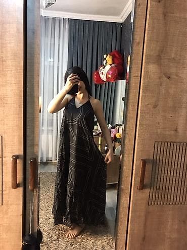 mavi serum: Ağ və qara çalarlarda, müxtəlif naxışlı, qolsuz midi don. Donun üst — 4