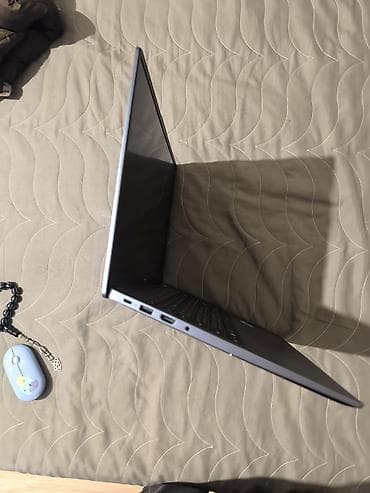 2 aydı alınıb,heç işlədilməyib, mouse və çanta üzərində qiyməti real — 3