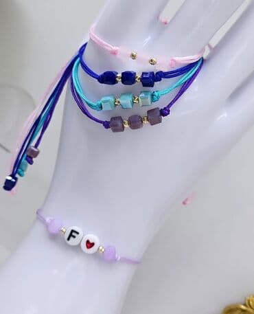 xari bulbul simvolu: Qizil 585 prob 🇹🇷 Rəngarəng iplərdən hazırlanmış boncuklu qolbaqlar — 1