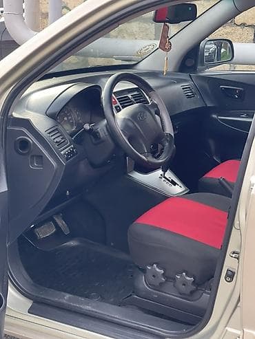 satilan traktorlar: Hyundai Tucson: 2 l | 2005 il Krossover — 5