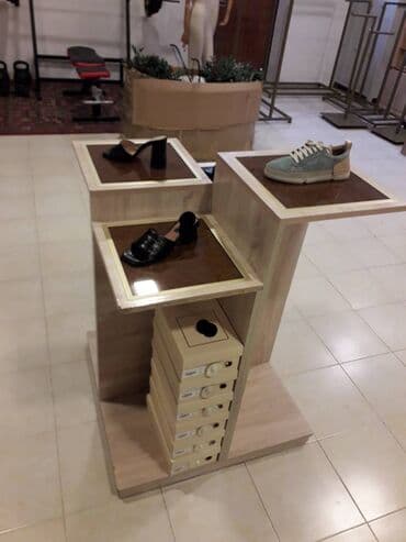 вешалка для брюк и рубашек напольная: Taxta vitrin ayaqqabi şalvar köynek üçun el verislidir baha alinib — 3